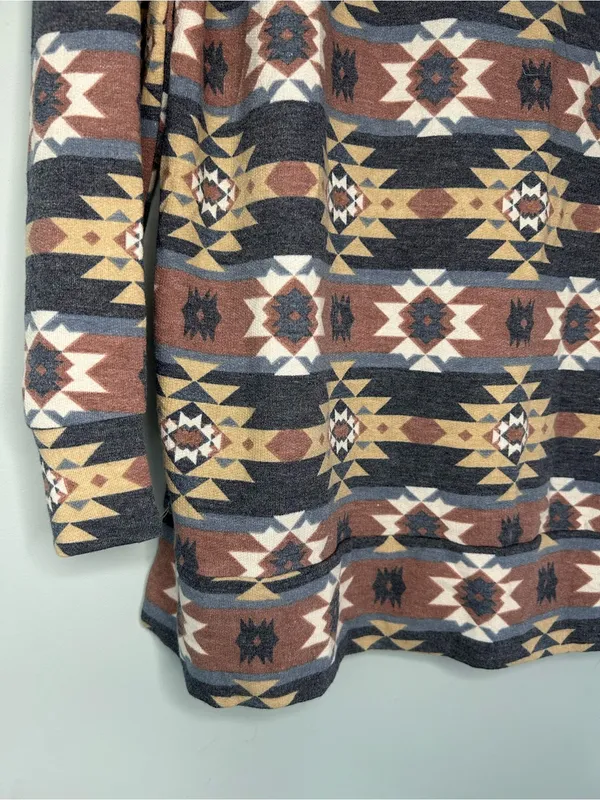 Sew in Love Southwest Aztec Native Print Long Sleeve Pullover Size Small - Image 4