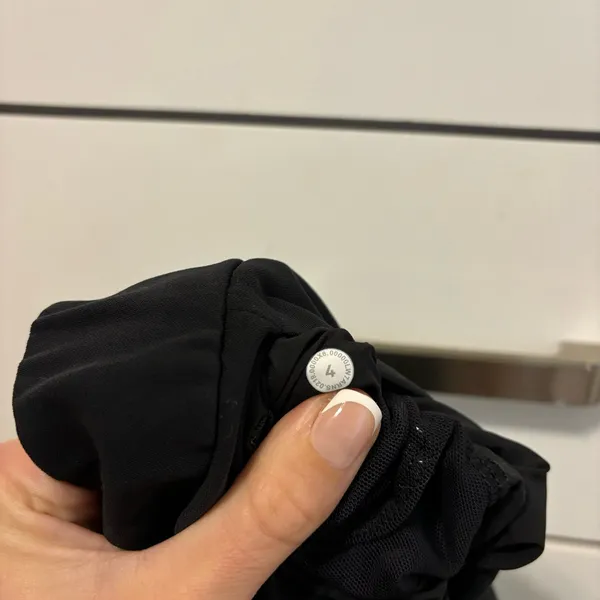 Lululemon On The Fly Short 2.5" - Image 6