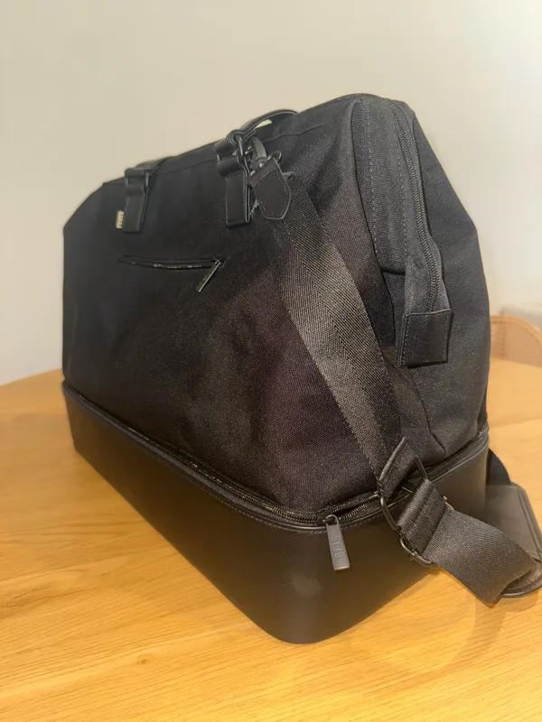BEIS The Weekender Bag in Black - Image 2