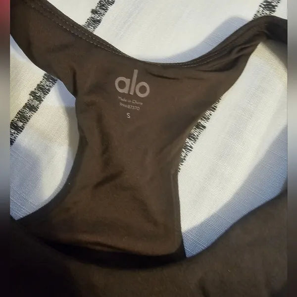 ALO YOGA SCOOP BRA - Image 6