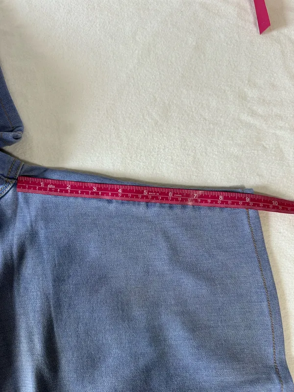 Gap Bermuda Shorts Women's Size 30 Light Blue Classic Denim Soft - Image 7