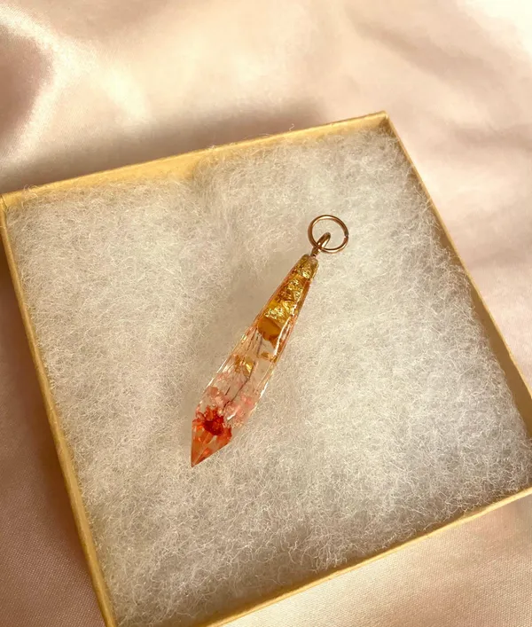Orgonite pendant w/ citrine amber dried flowers - Image 2