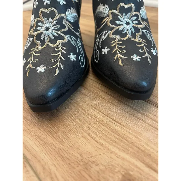 Anjou Femme Black Embroidered Western Cowboy Boots Floral Boho Wm 8.5/ Size 39 - Image 9