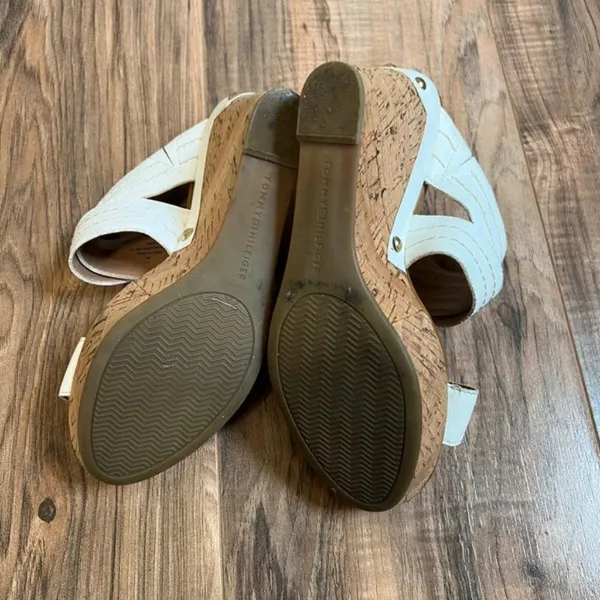 Tommy Hilfiger size 6‎ M wedges - Image 4
