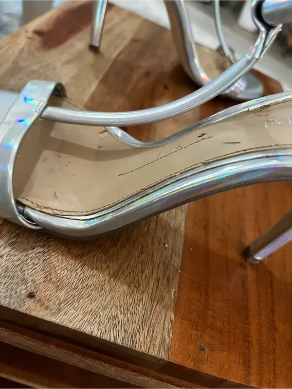 Gianni Bini Silver Hologram T-Strap High Heel Sandals Sz 6.5 - Image 9