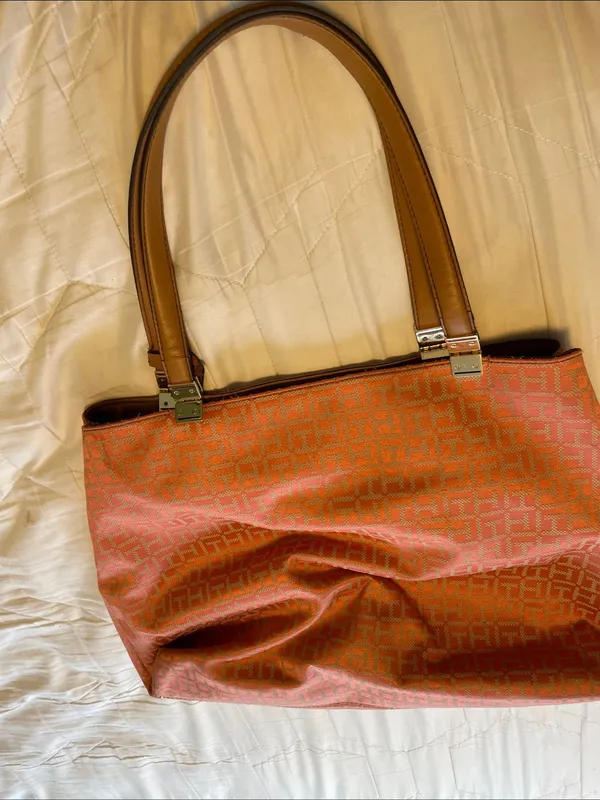 Tommy Hilfiger Coral Tote with Brown Handles - Image 4