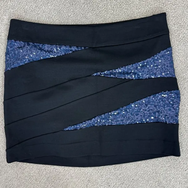 Express Knit Sequin Panel Mini Skirt Blue Black‎ Size 4 - Image 4