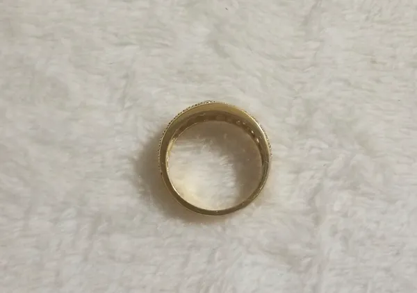 Vintage Avon Band Ring Gold Size 8 - Image 6