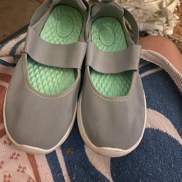Crocs mary jane shoes size 8 - Image 5
