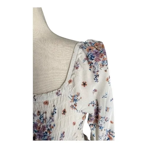 REWIND-CREAM COLOR FLORAL SMOCKED TOP-WOMENS SIZE SMALL Gorgeous top, fro t and back smocking, women’s size small, excellent condition Measurements: Bust: armpit to armpit 14-18 inches Length: shoulder seam to bottom 17 inches - Image 4