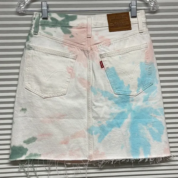 Levi’s Premium Denim White Tie Dye High Rise Button Fly Mini Jean Skirt Size 25 - Image 4