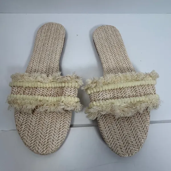Woven Straw Slide Sandals Beige Fringe Pom Pom Trim‎ Flat Beach Size 10 - Image 3