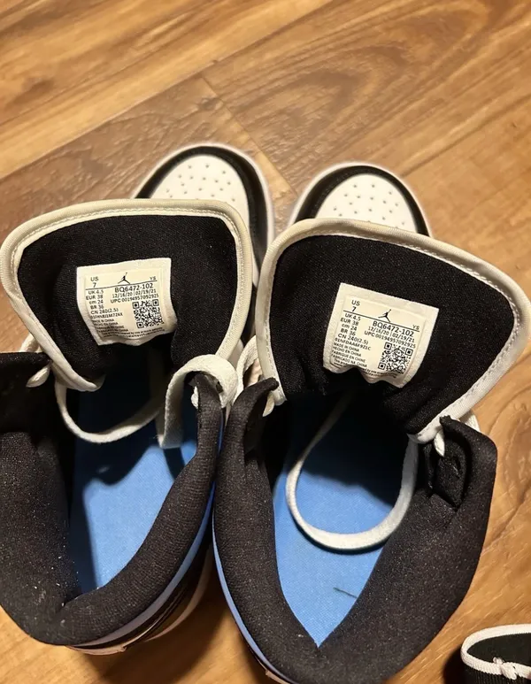 Jordan 1 size 7 unisex’s - Image 2