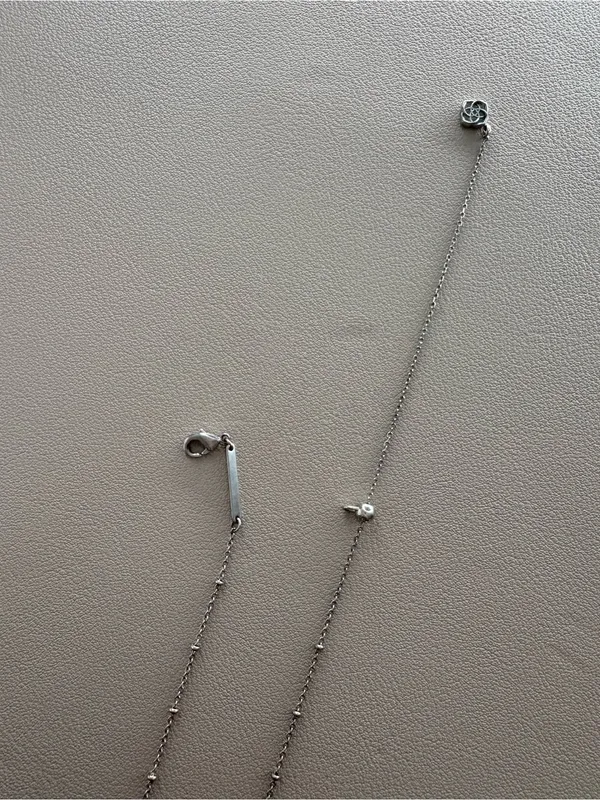 Kendra Scott Silver Necklace with White Oval Stone - Image 3