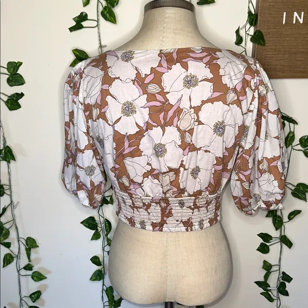 Abercrombie & Fitch Puff Sleeve Floral Cropped Top - Image 4