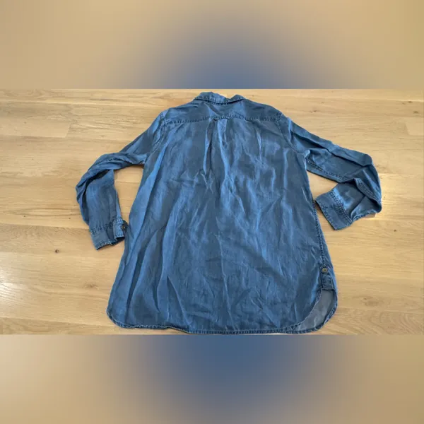 Banana Republic long sleeve tencel chambray button down blue size large - Image 8