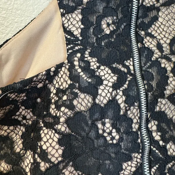 Xscape Black Lace Halter Crop Top – New With Tags - Image 7