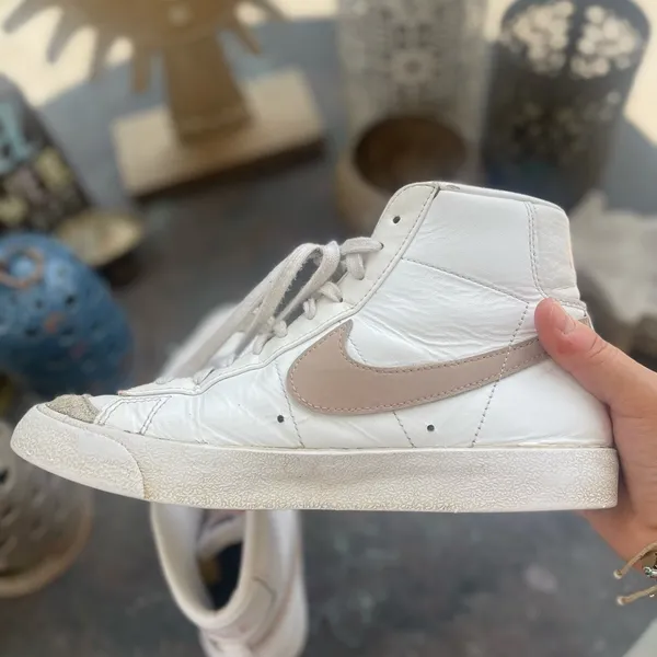 Women’s Nike Blazers ‘77 White and Pink High-Top Sneakers Vintage Classic Sz9 - Image 7