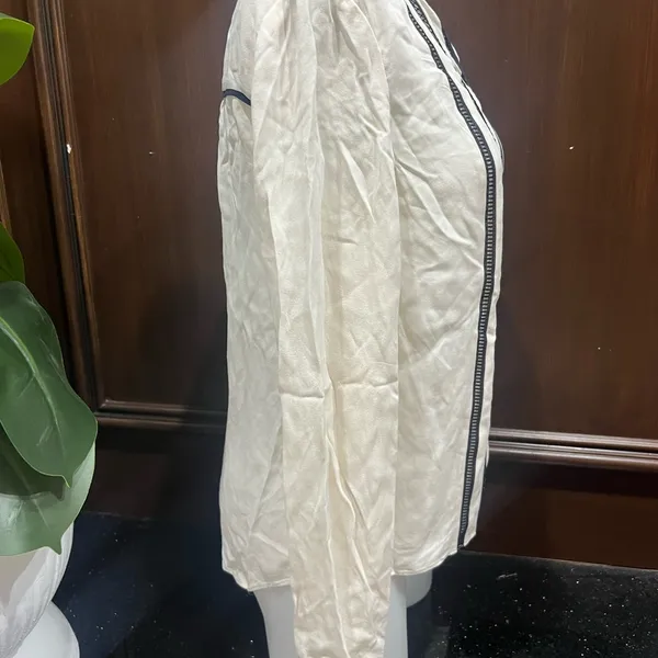 Veronica Beard 100% Silk Ivory Blouse - Image 3