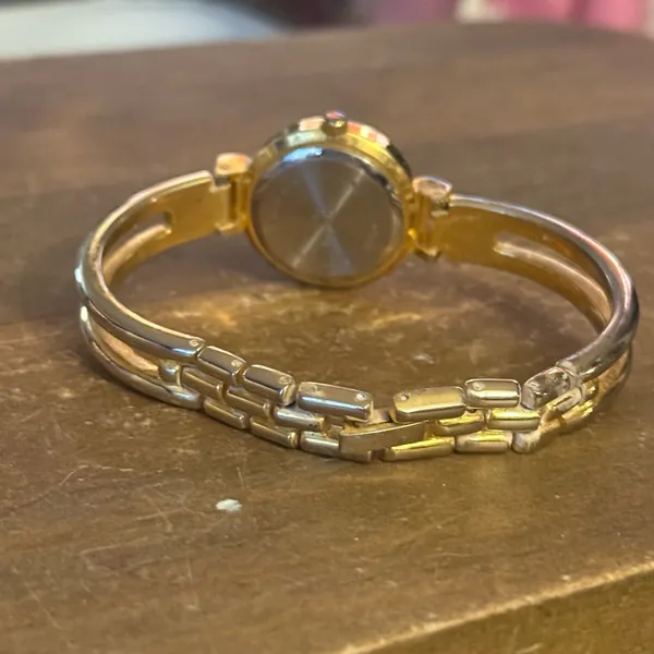 Vintage Capezio gold tone bangle watch - Image 7