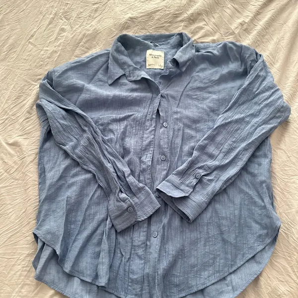 Abercrombie & Fitch Light Blue Women's Button-Down Shirt - Image 2