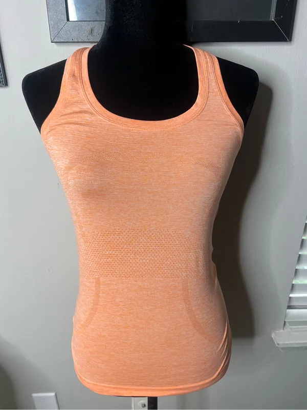 Lululemon swiftly tech 2.0 racerback size 4‎ - Image 3