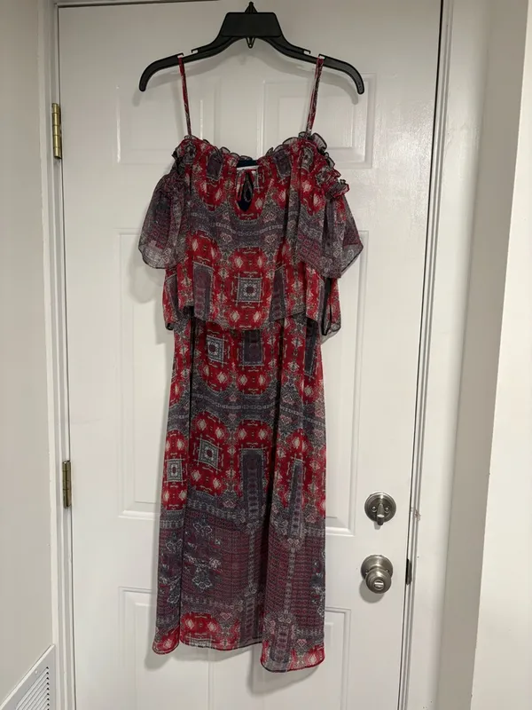 BCBG Red and Navy Patterned Ruffle Maxi Dress Size L - Image 3