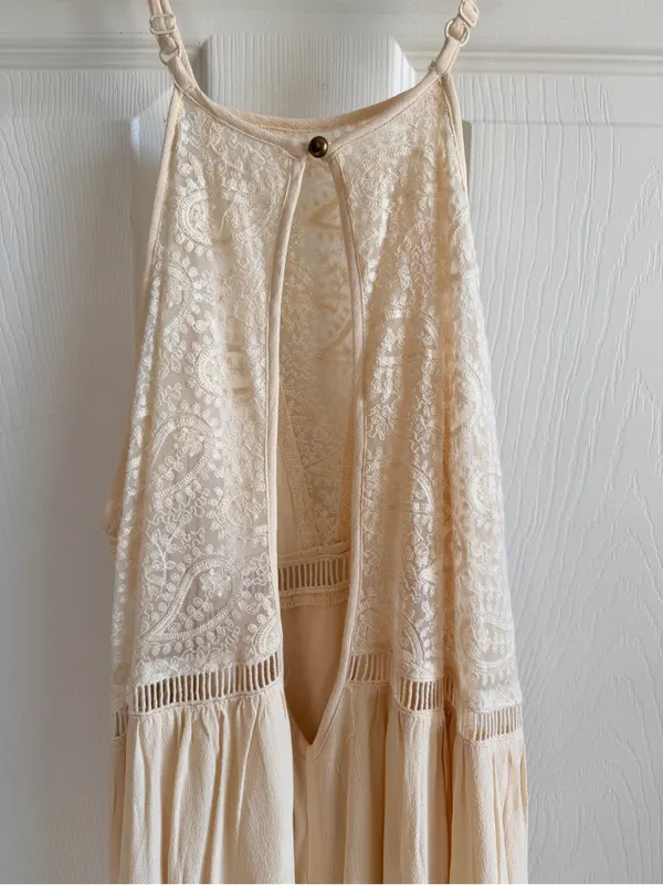 LF NWOT Native Rose Cream Lace-Trim Spaghetti Strap Dress - Image 4