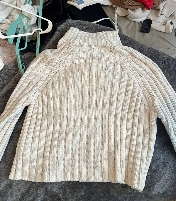 American Eagle Sweater - Image 2