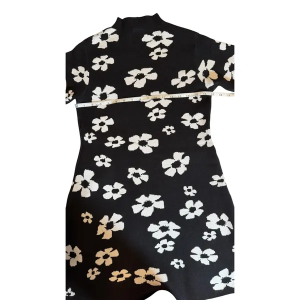 Scoop Black White Floral Knit Mock Neck Mini Sweater Dress SC2502152CM Womens M - Image 5
