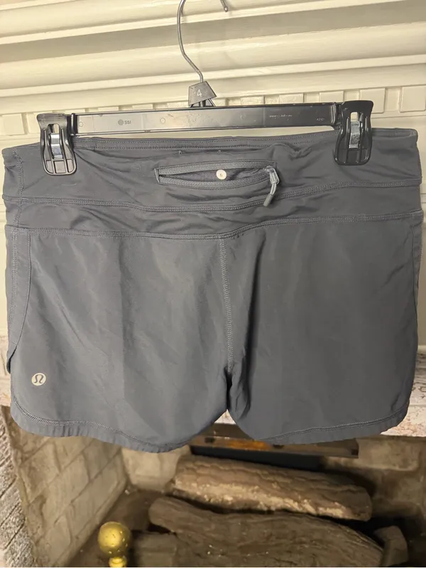Lululemon Speed Short Black Running Shorts Size 6 - Image 3