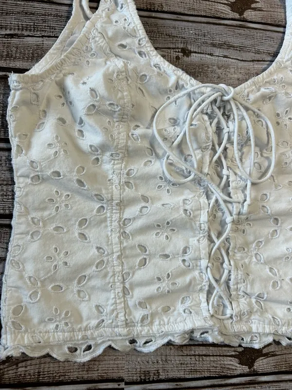 Abercrombie & Fitch Fairycore White Eyelet Lace-Up Crop Top Size XS - Image 3