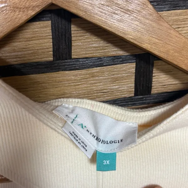 Anthropologie‎ Cream Asyymetrical Neckline Ribbed Top Size 3X - Image 7