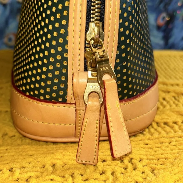 Dooney & Bourke Vintage Leather Satchel Handbag - Image 4