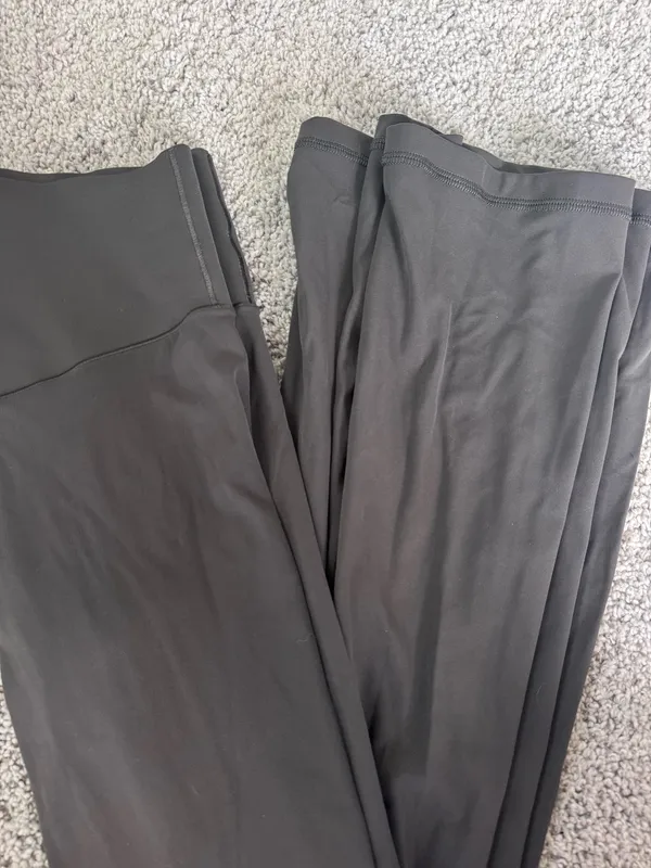 Never worn aerie flare leggings - Image 2