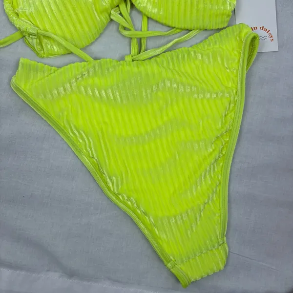 NWT Dippin' Daisy's Neon Ribbed Velvet Bikini Set Size M - Image 5
