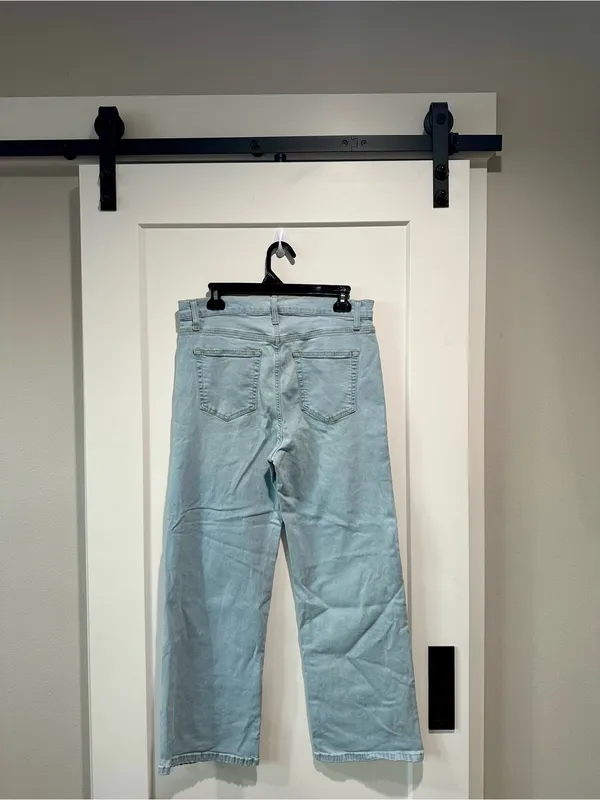 Joe’s Jeans Women’s Size 31 Light Wash High Rise Cropped Wide Leg Jeans - Image 2