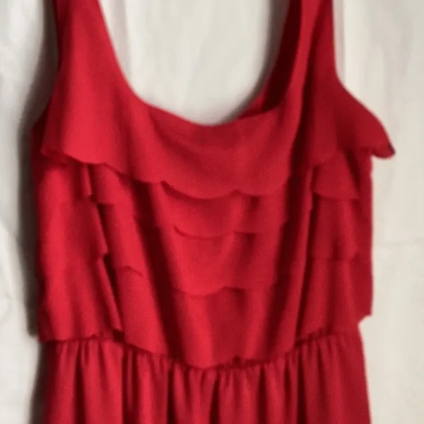 Elegant Red Sleeveless Dress - Image 3