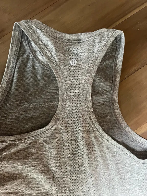 Lululemon Tank Swiftly - Image 3