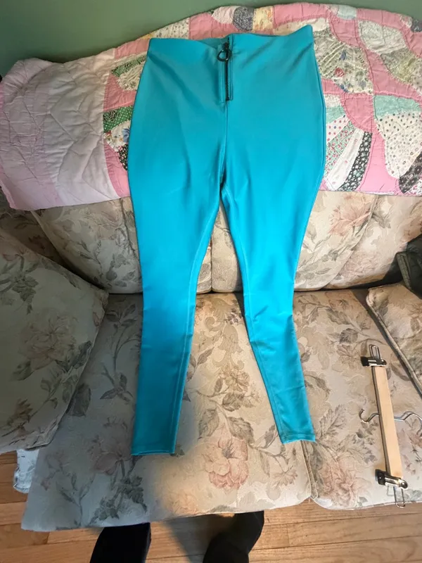 Alo Yoga Bright Aqua High-Rise Airlift Leggings with Front Zip - Image 10