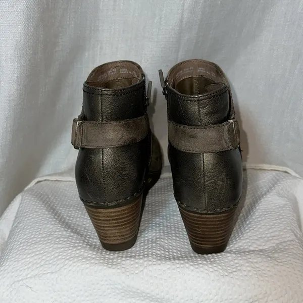 Dansko ankle leather boot, metallic green and suede size 40 - Image 2
