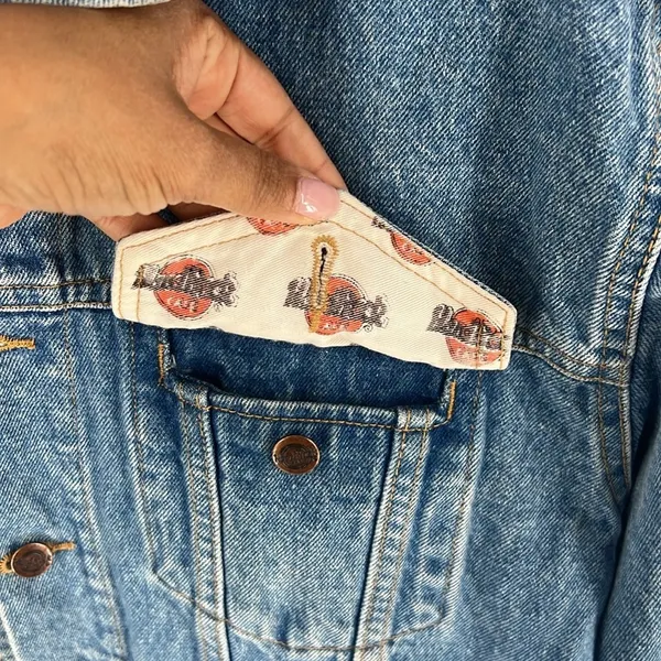 Hard Rock Cafe Singapore Medium Wash Blue Denim‎ Button Front Jacket - Image 12