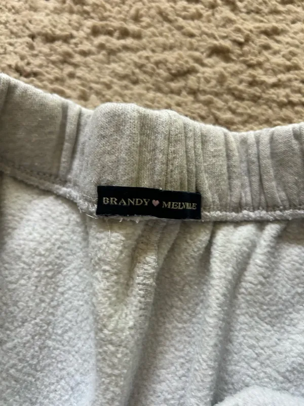 Brandy Melville Sweatpants Rosa Grey - Image 2