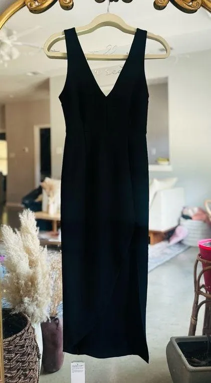 Abercrombie and fitch black plunge neck midi dress nwt Xs - Image 3