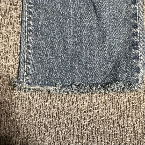 Levi’s 724 High Rise Straight Cropped Jeans - Image 3