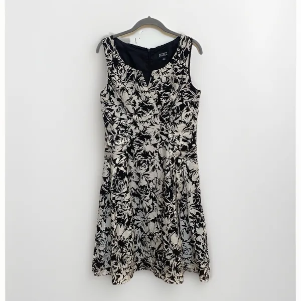 Adrianna‎ Papell Black Ivory Floral Fit & Flare Dress Size 10 - Image 2