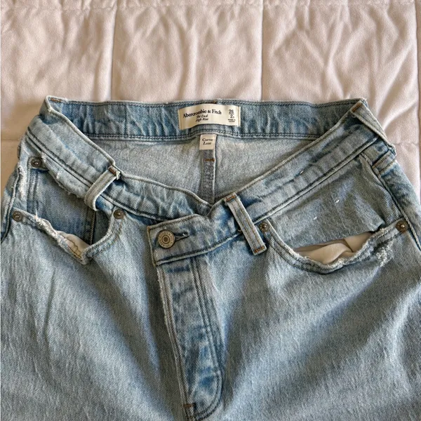 Abercrombie & Fitch Light Blue Straight Leg Jeans - Image 4