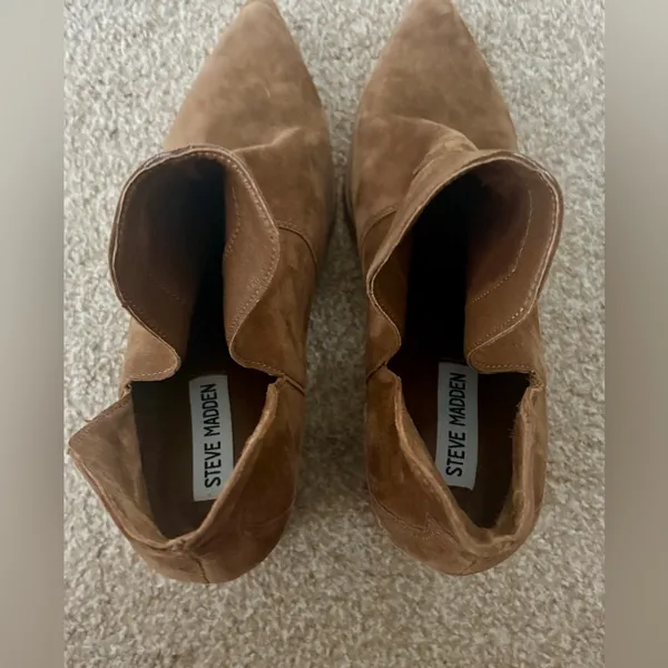 Steve Madden Chaya Pointed Toe Booties Sand Brown Suede Like Western Style Bootd - Image 7