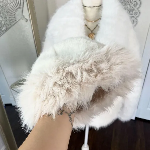 NEW Elegant Old Money Mobwife White Faux Fur Jacket & Hat Boom Instanbul L - Image 3