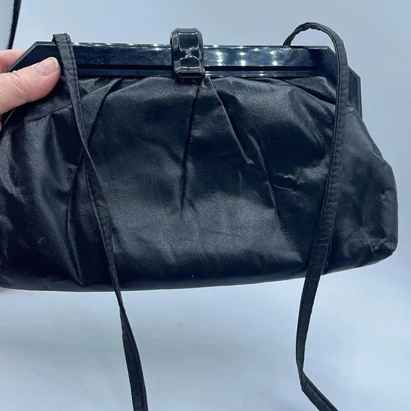 Vintage Holiday Fair 1981 faux leather shoulder bag or clutch. Hong Kong. - Image 2